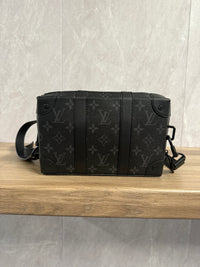 LV Soft Trunk Bag Zwart