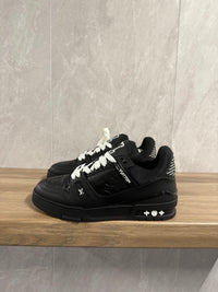 LV Trainer Zwart (zwarte zool)