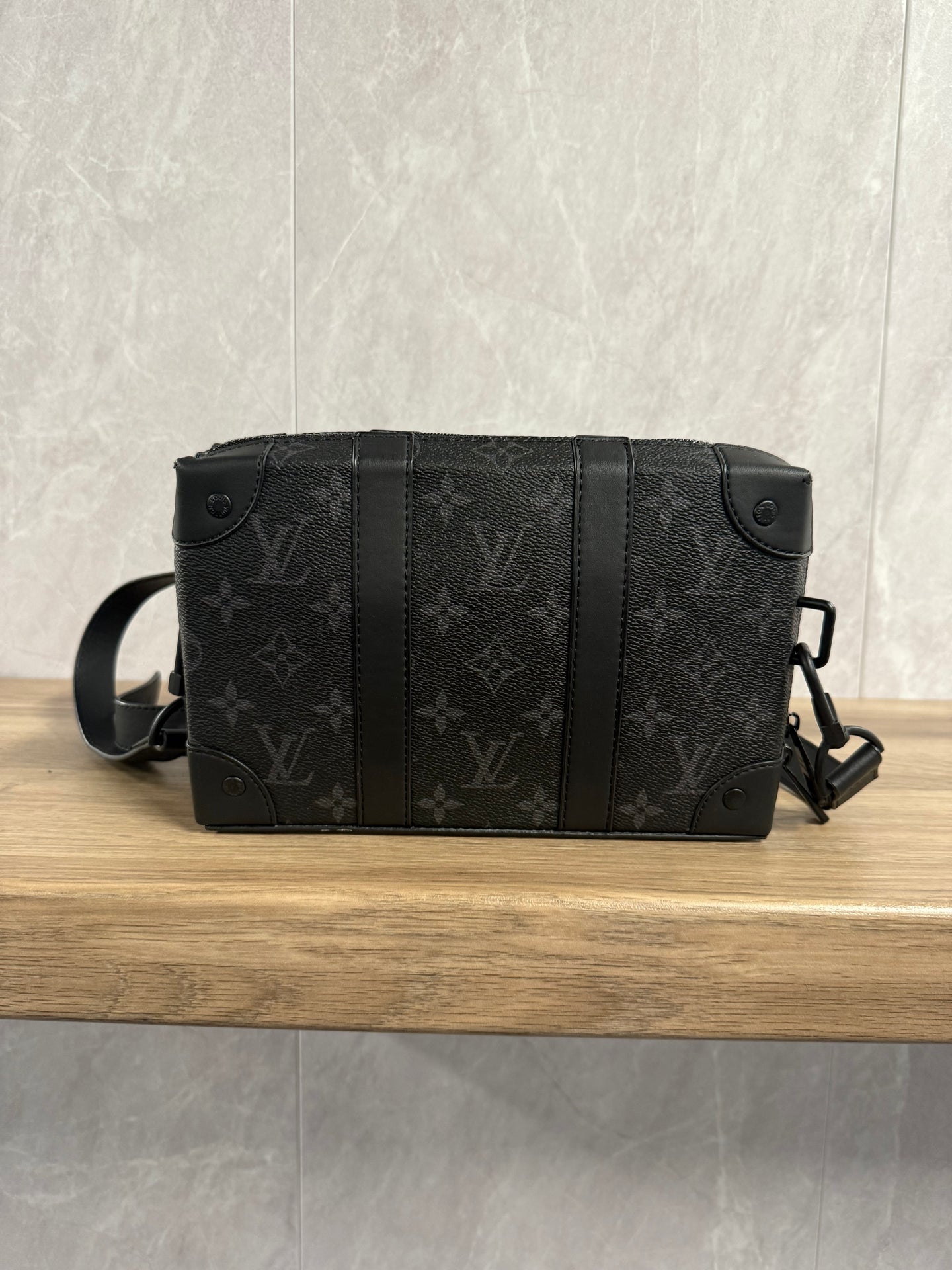 LV Soft Trunk Bag Zwart
