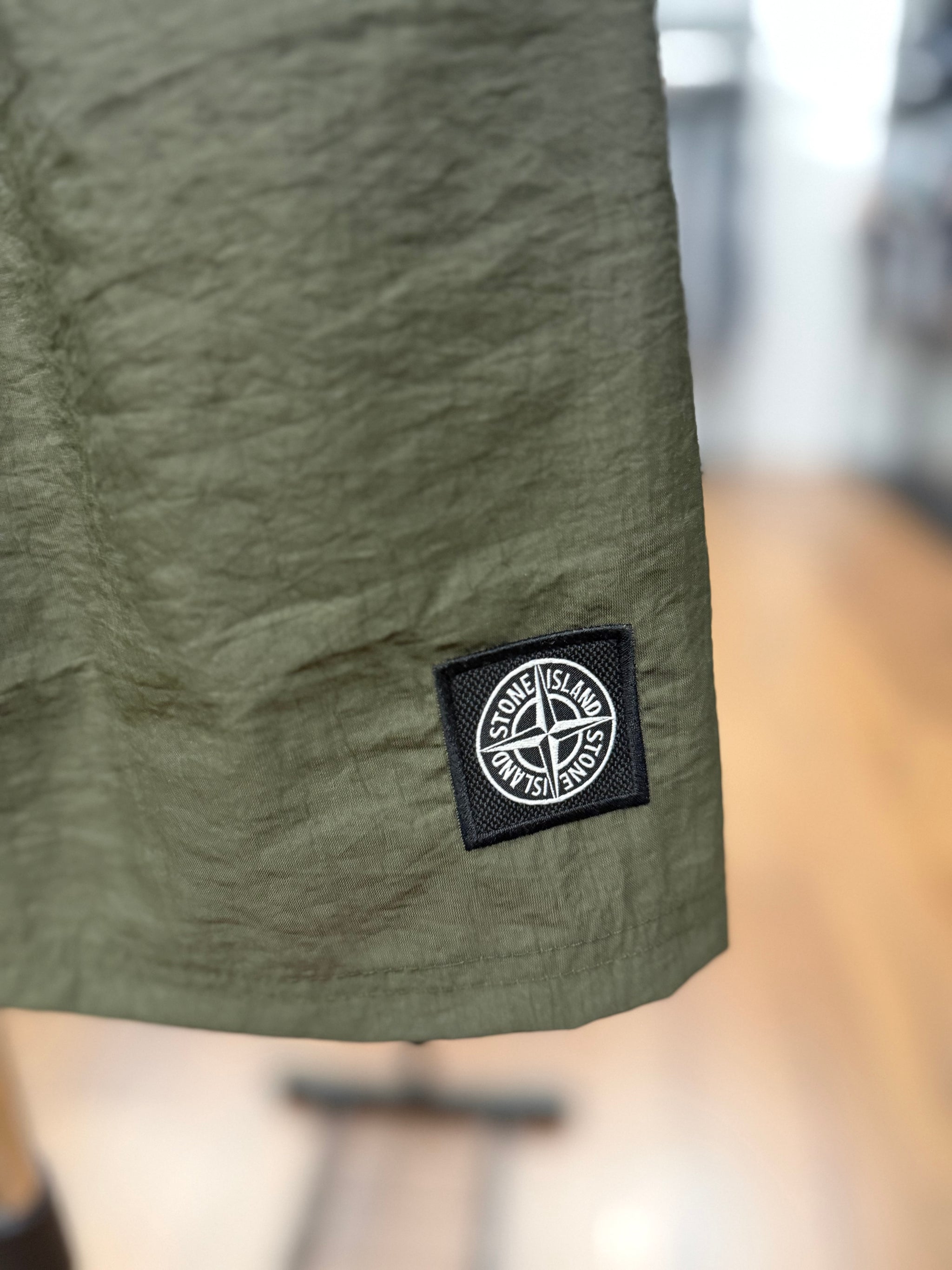 ZWEMBROEK STONE ISLAND KHAKI