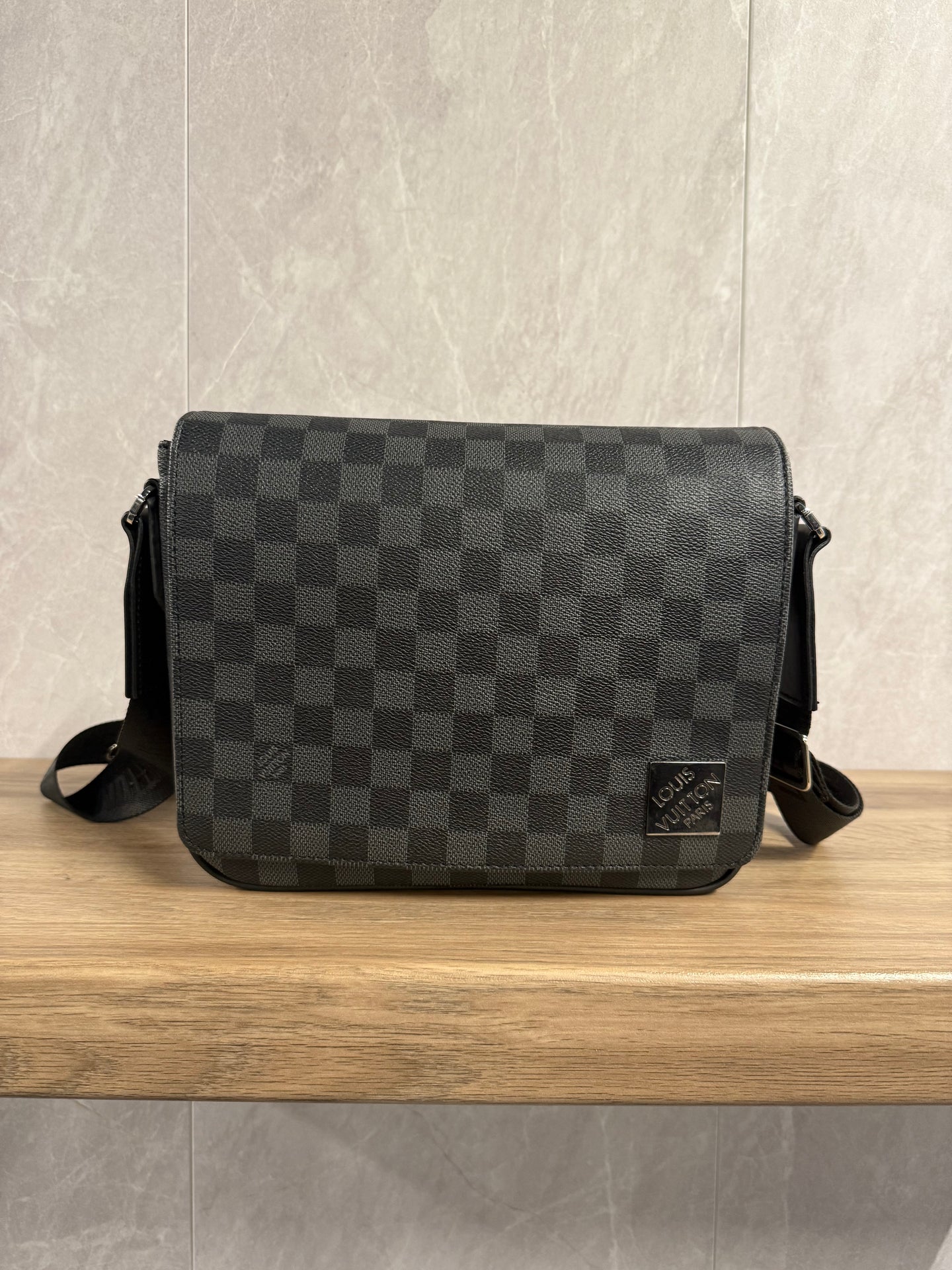 LV District Messenger Bag Grijs Blokken