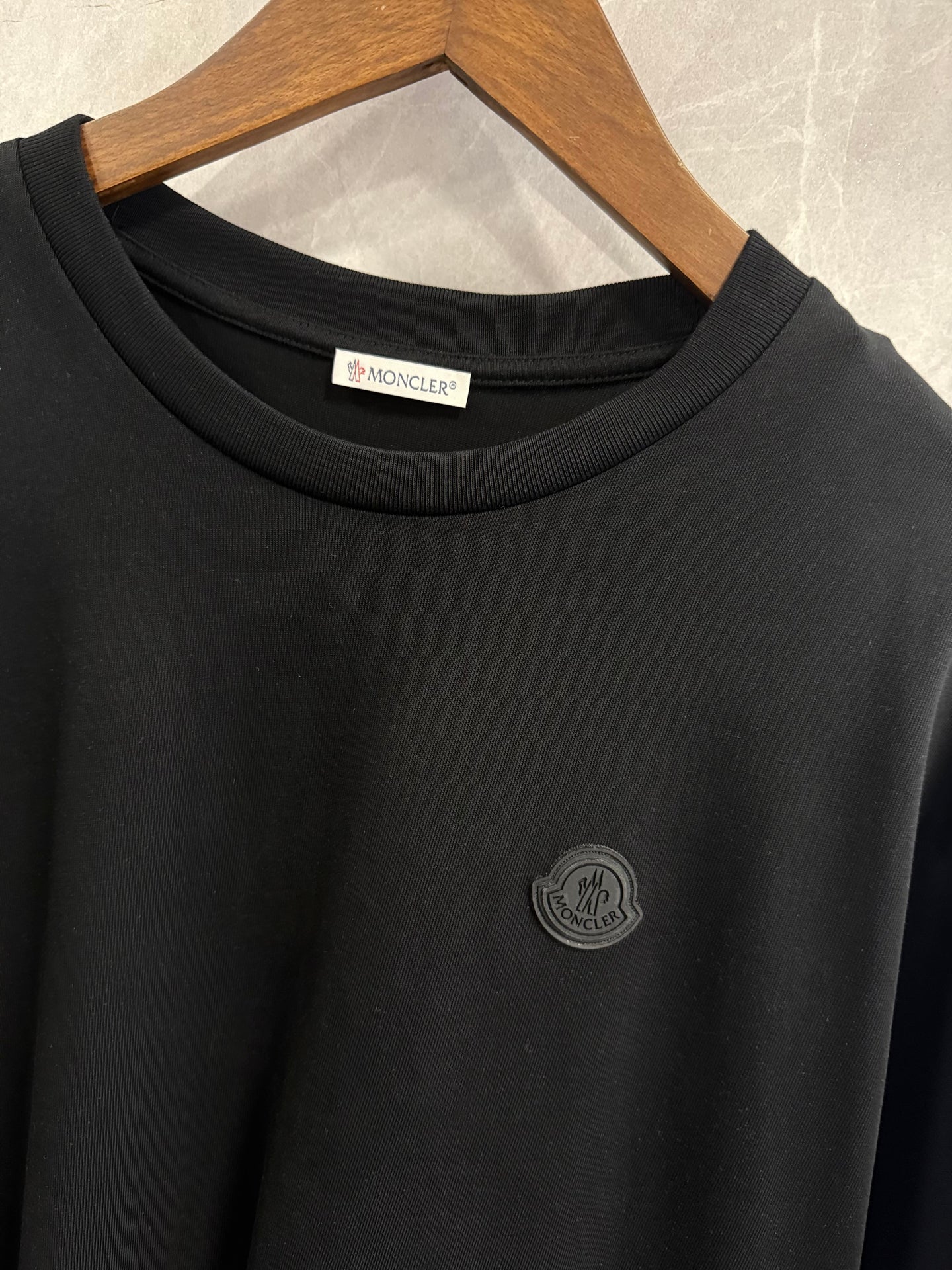 T-Shirt Moncler Zwart (Logo Zwart)