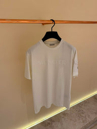 Moncler T-Shirt Wit Grote Tekst + Zak Arm