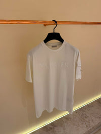 Moncler T-Shirt Wit Grote Tekst + Zak Arm