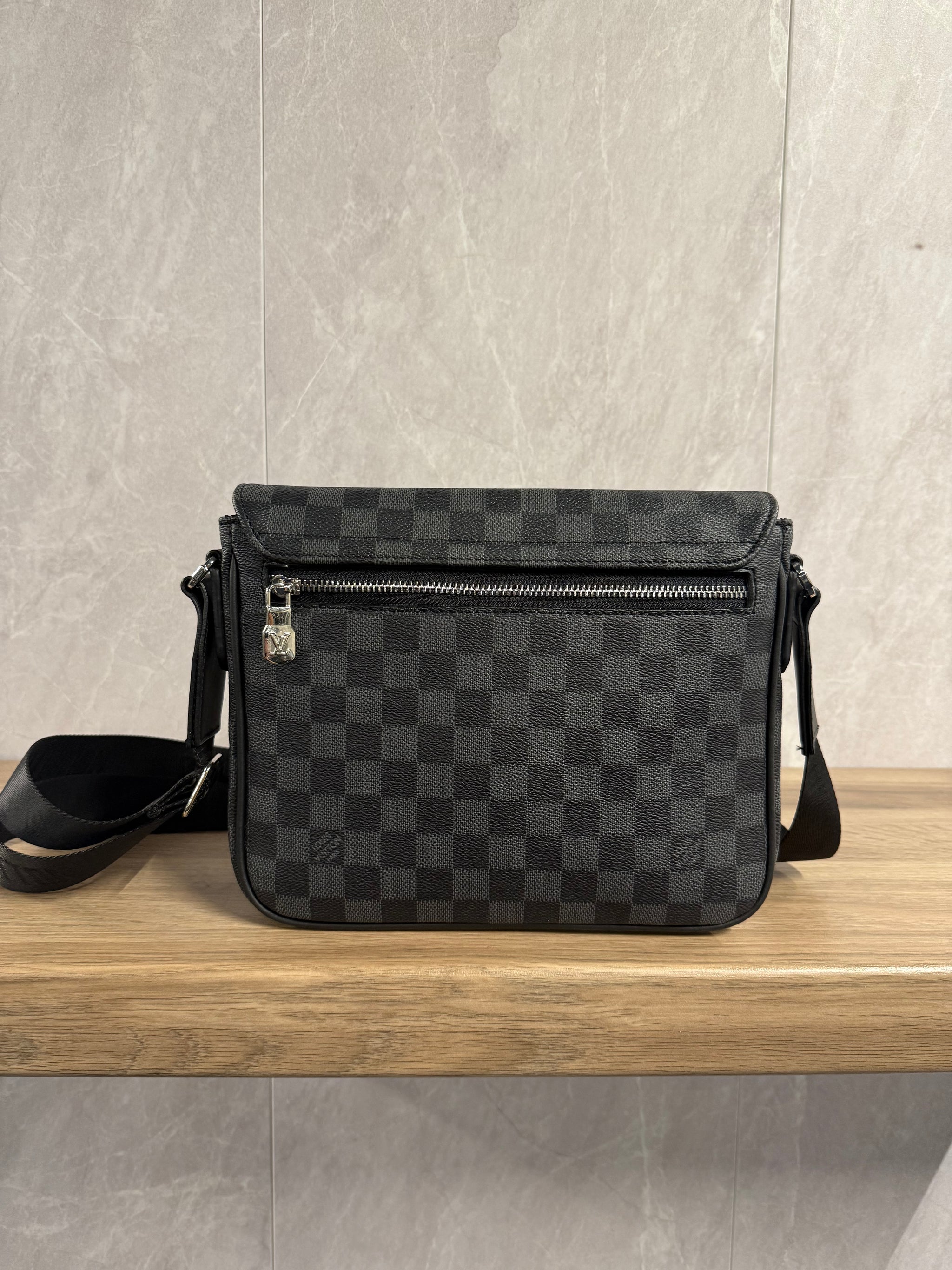 LV District Messenger Bag Grijs Blokken