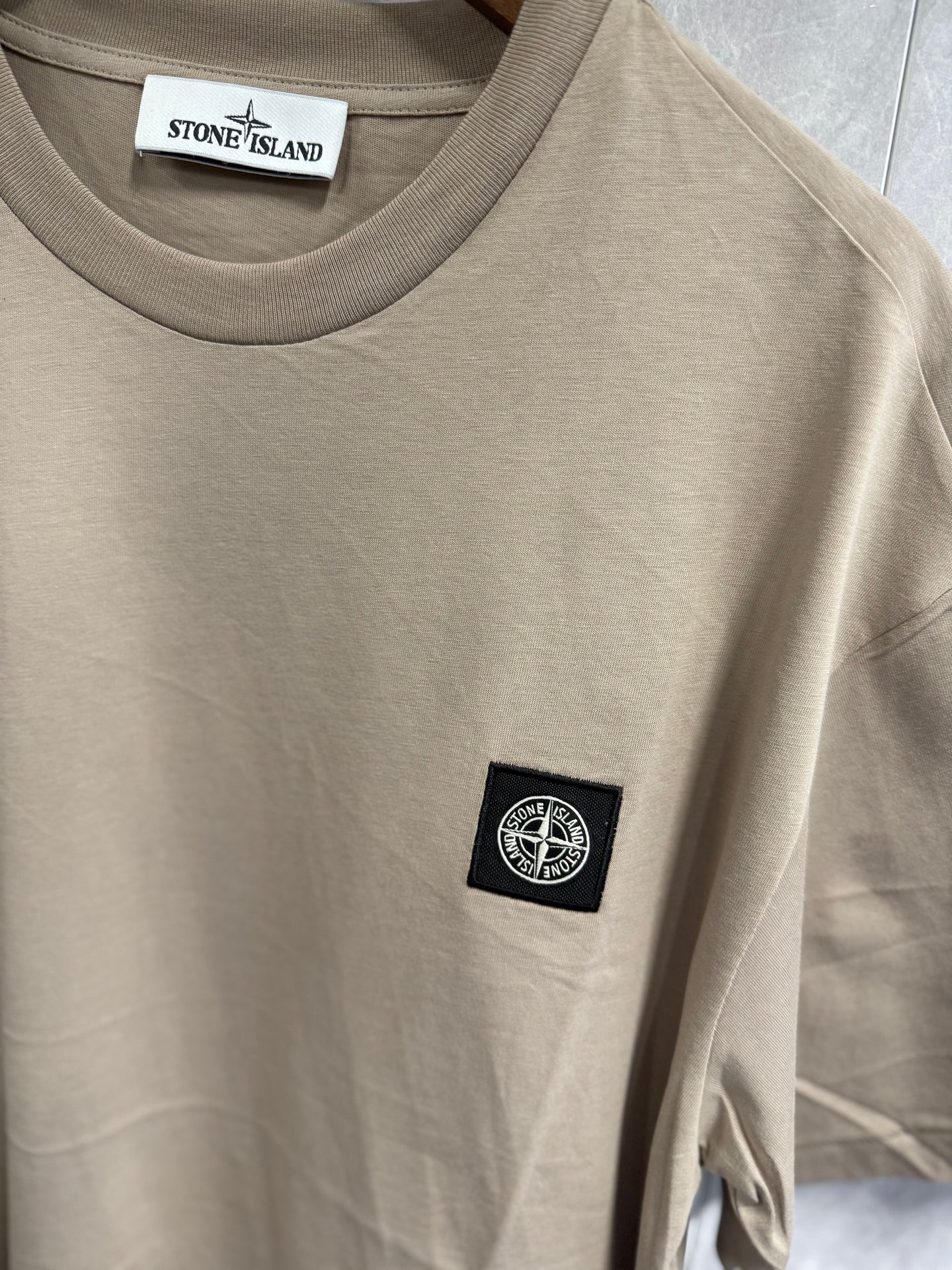 T-Shirt Stone Island Licht Bruin (basic)