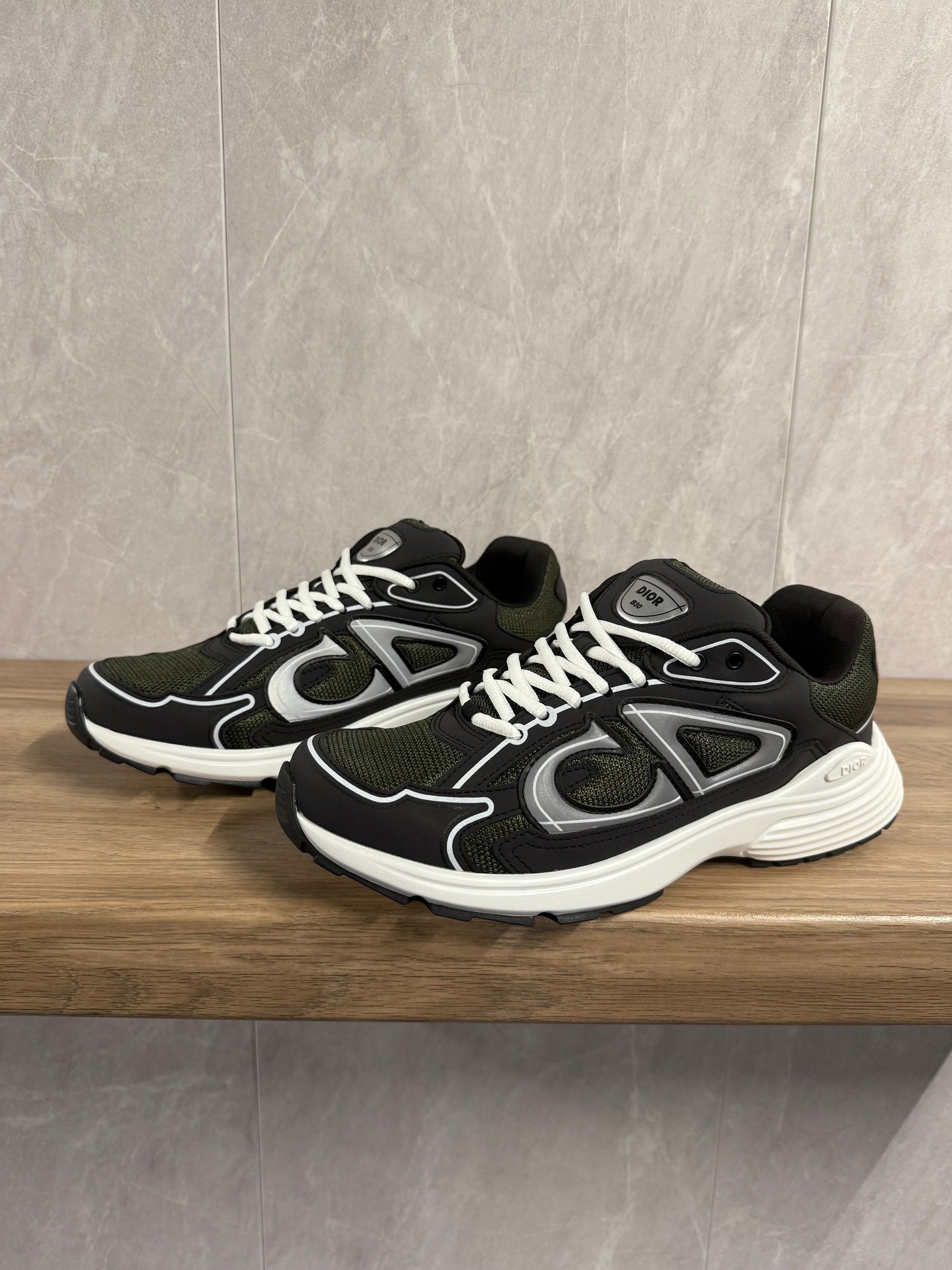 Dior B30 Zwart Groen