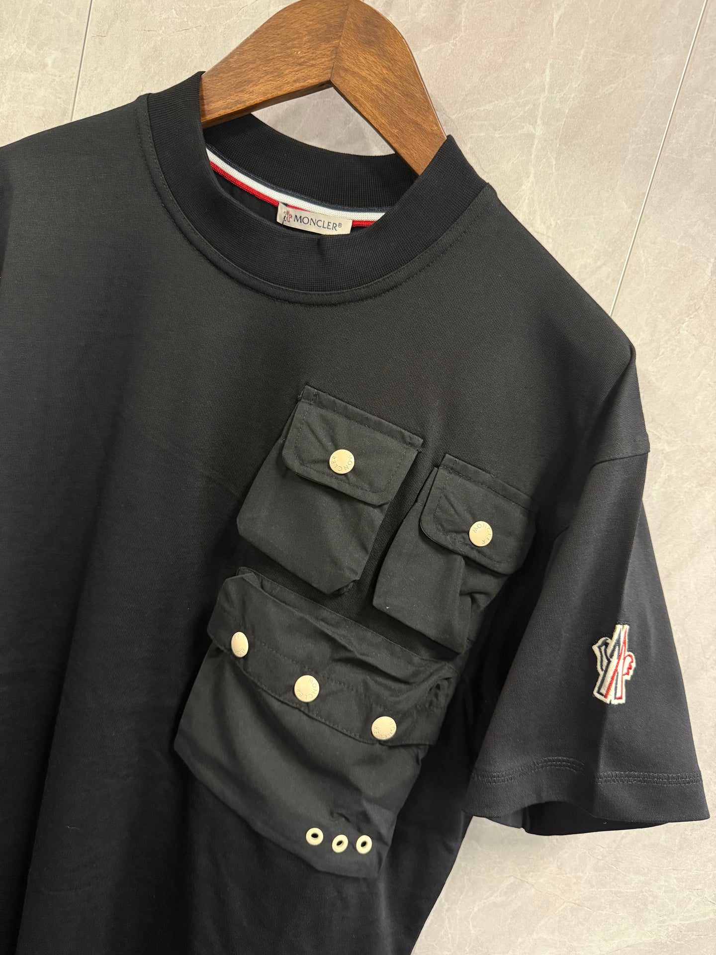 T-Shirt Moncler Zwart (borst zak)
