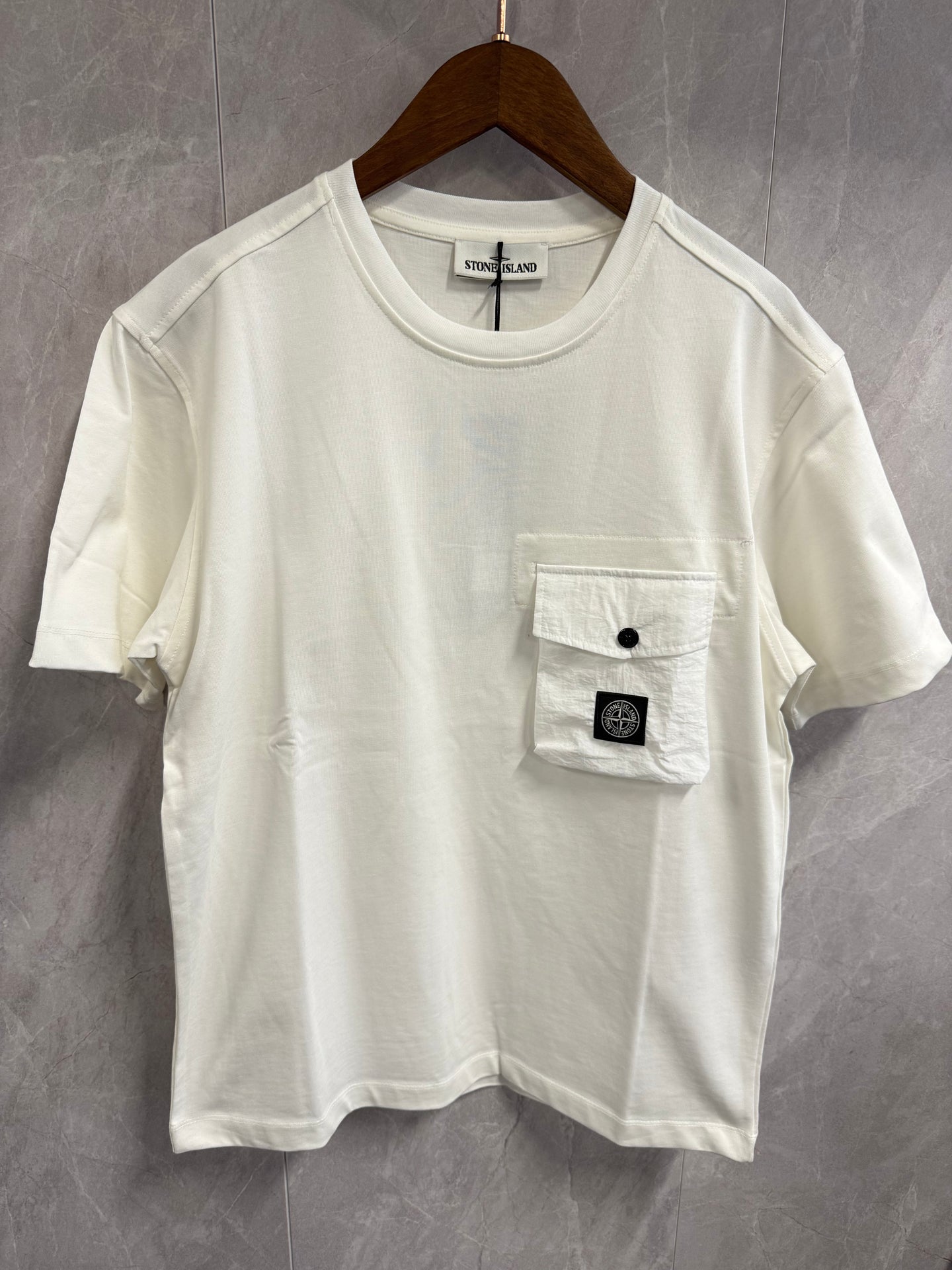 T-Shirt Stone Island Wit (borst re-nylon)