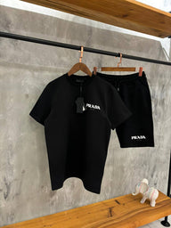 ZOMERSET PRADA ZWART (TEKST)