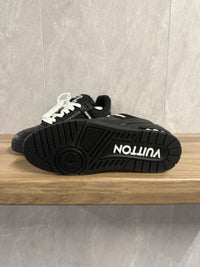 LV Trainer Zwart (zwarte zool)