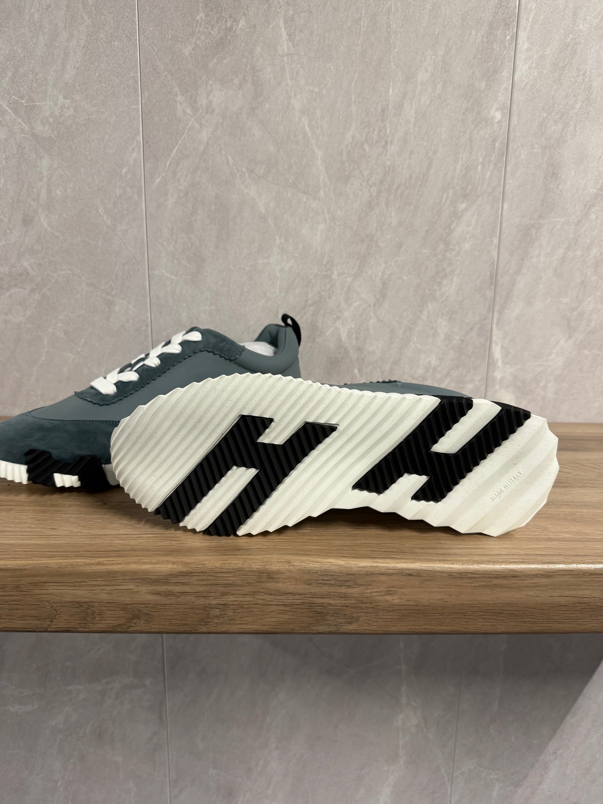 Hermes Bouncing Sneakers Grijs