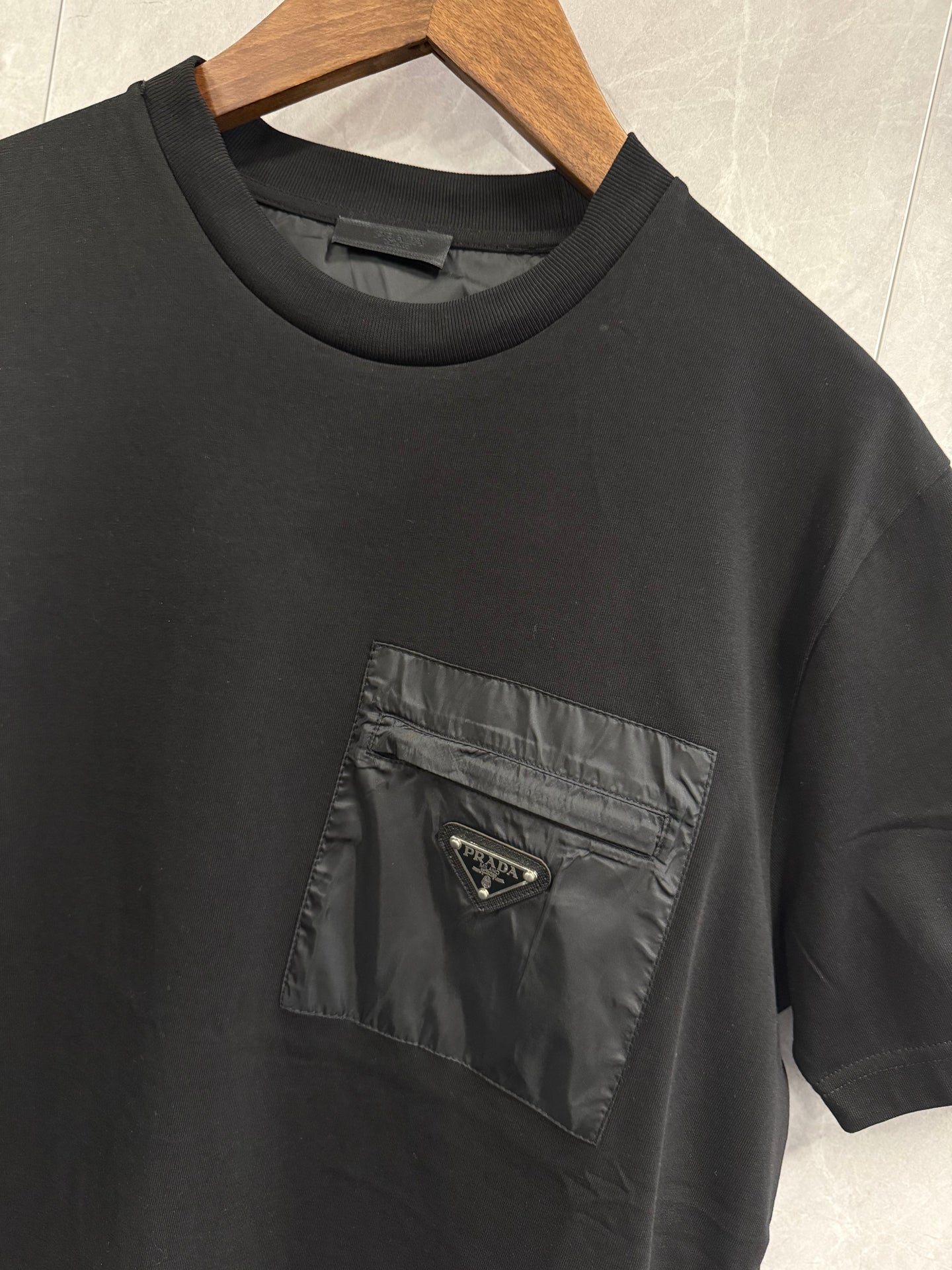 T-Shirt Prada Zwart (zak borst)