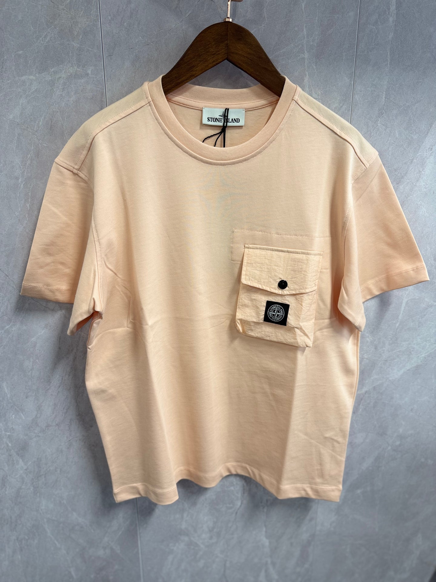 T-Shirt Stone Island Zalm (borst re-nylon)