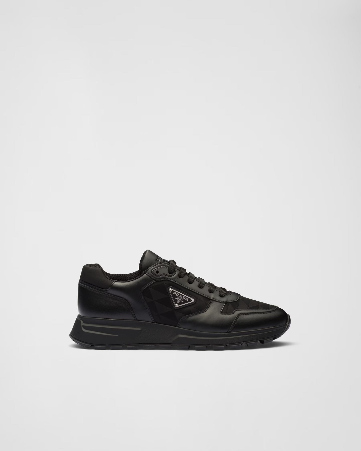 Prada Re Nylon Sneakers Zwart