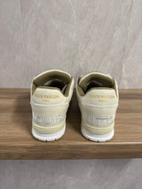 LV Skates Bruin