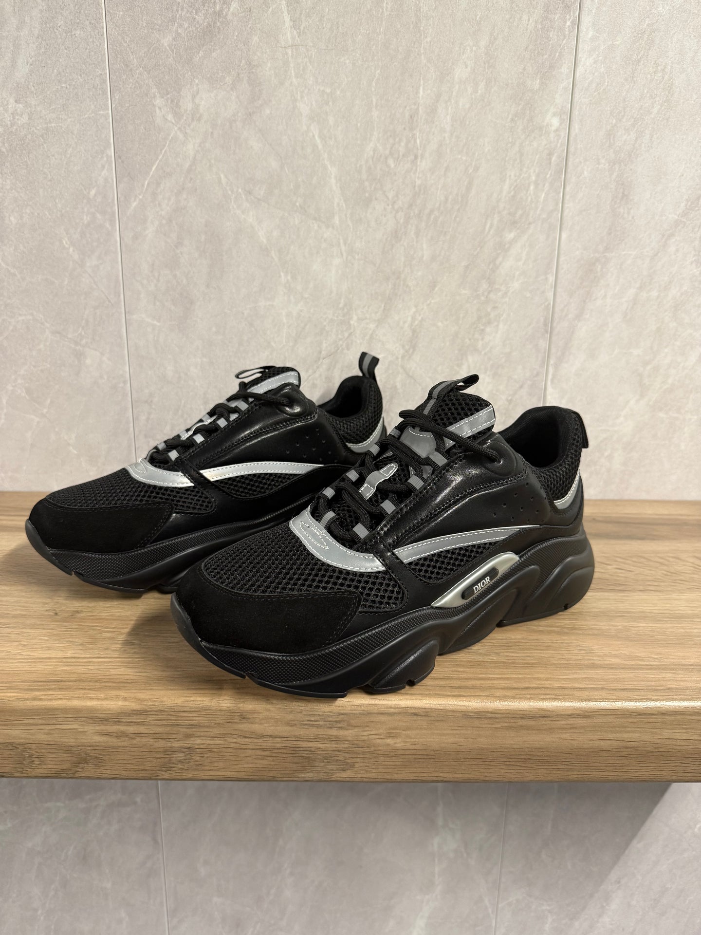 Dior B22 Zwart
