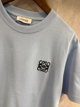 T-Shirt Loewe Baby Blauw (logo klein)