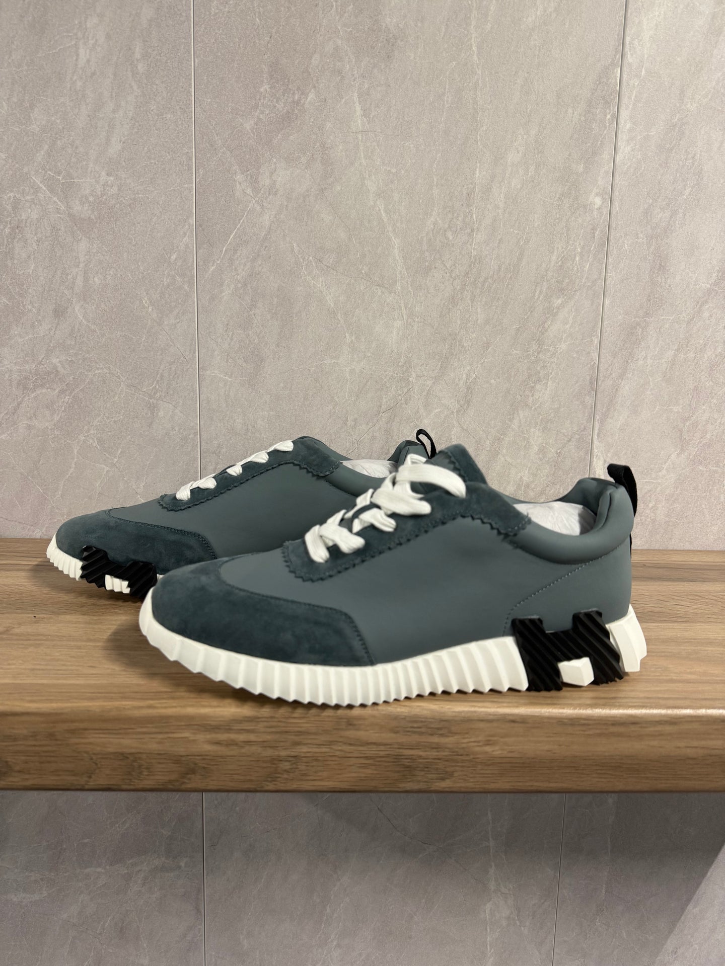 Hermes Bouncing Sneakers Grijs
