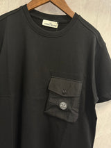 T-Shirt Stone Island Zwart (borst re-nylon)