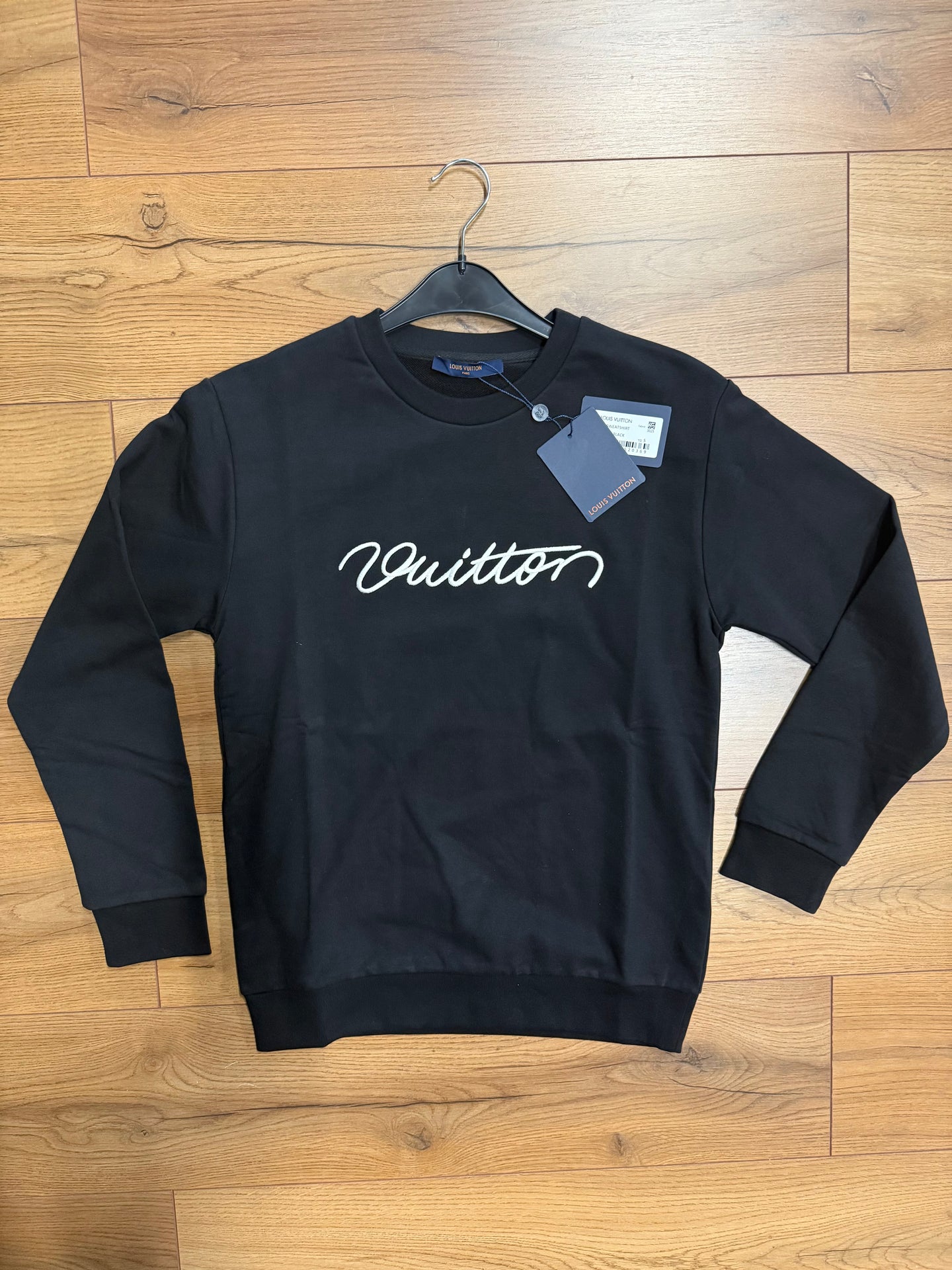 LV SWEATER ZWART (gestikt)