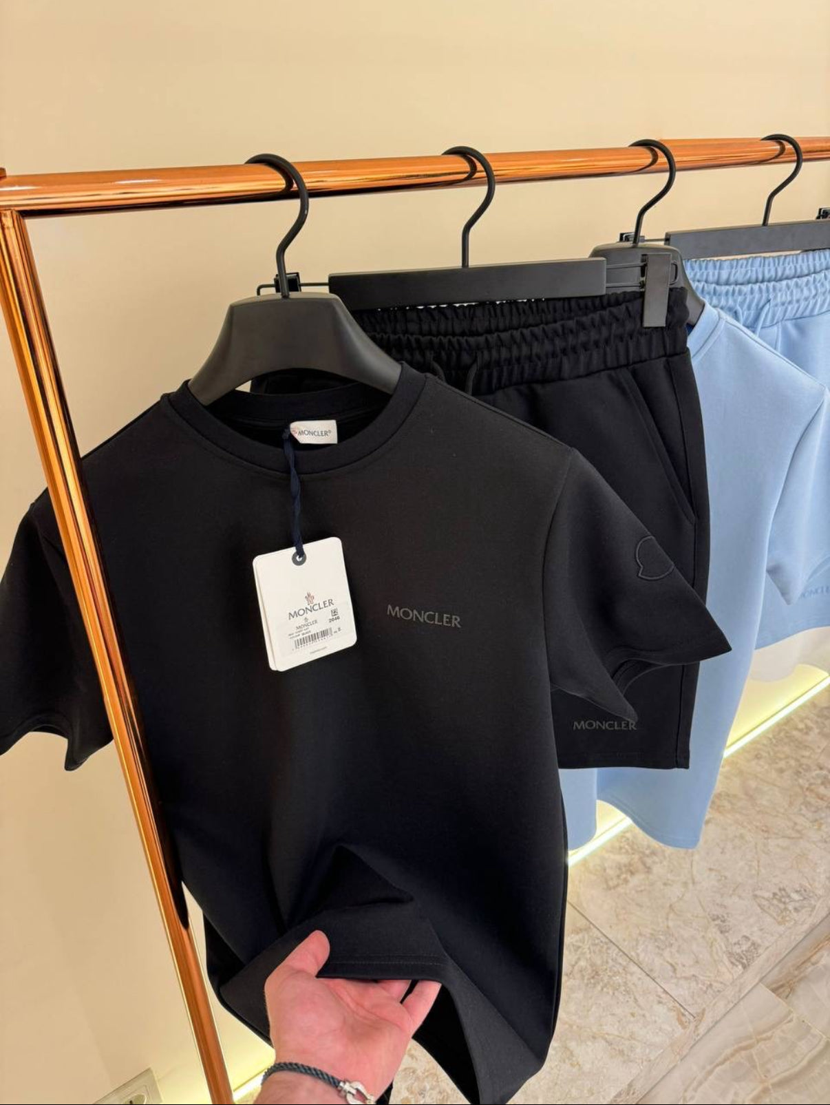 ZOMERSET MONCLER ZWART (tekst)