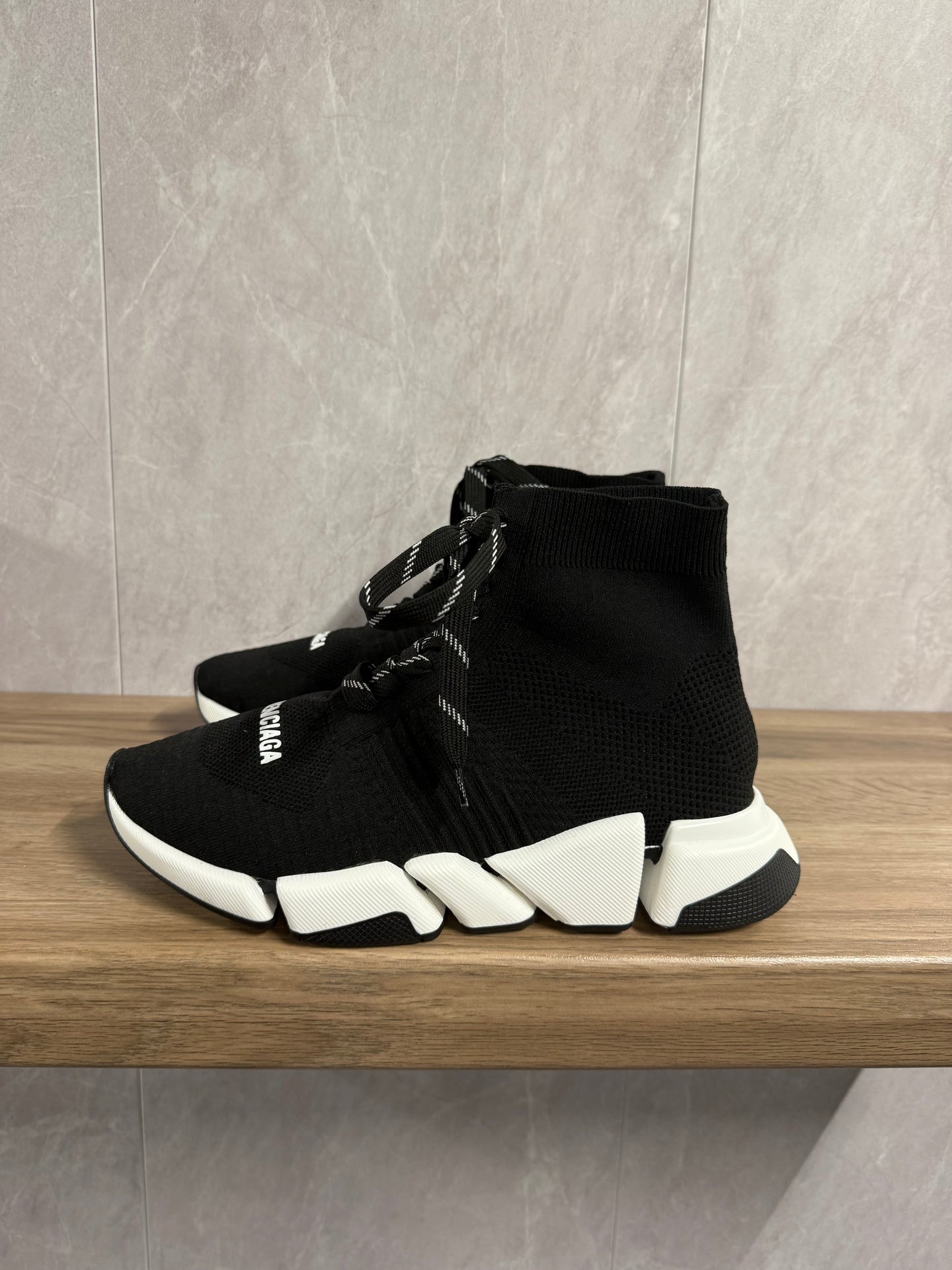 Balenciaga Speedrunner 2.0 Zwart (witte zool veters)