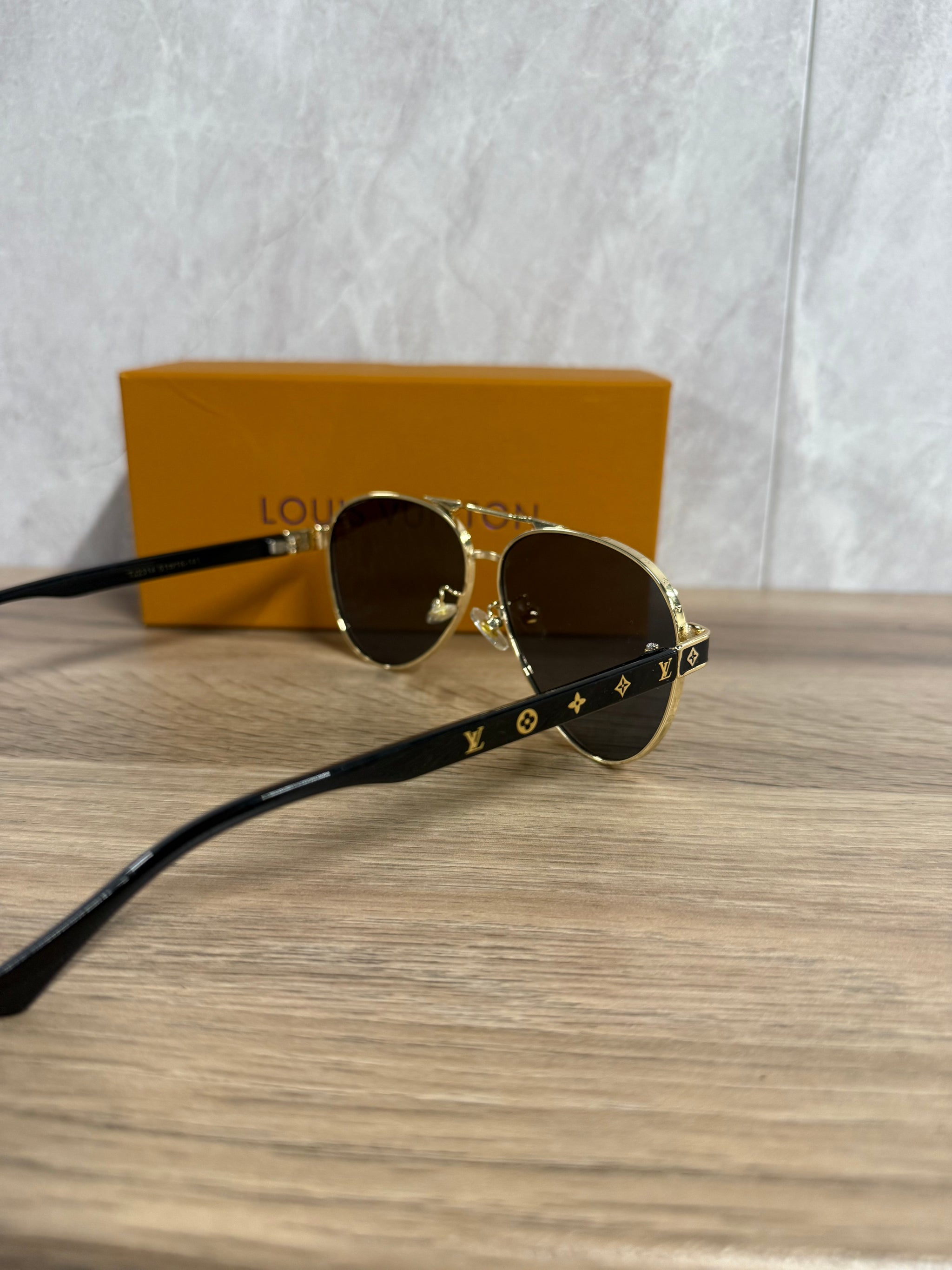 Louis Vuitton Piloot Zonnebril Zwart