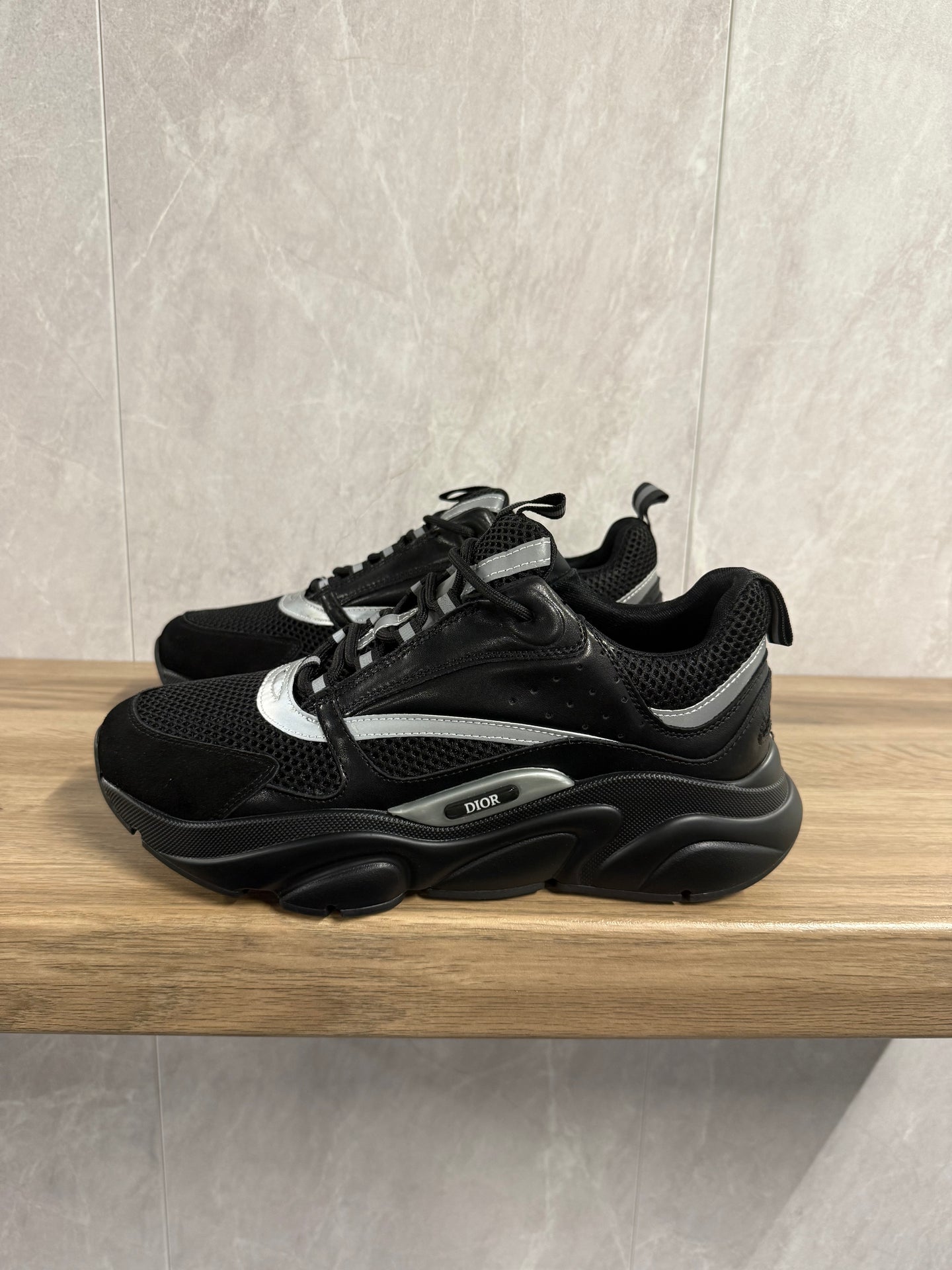 Dior B22 Zwart