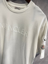 T-Shirt Moncler Wit Grote Tekst + Zak Arm