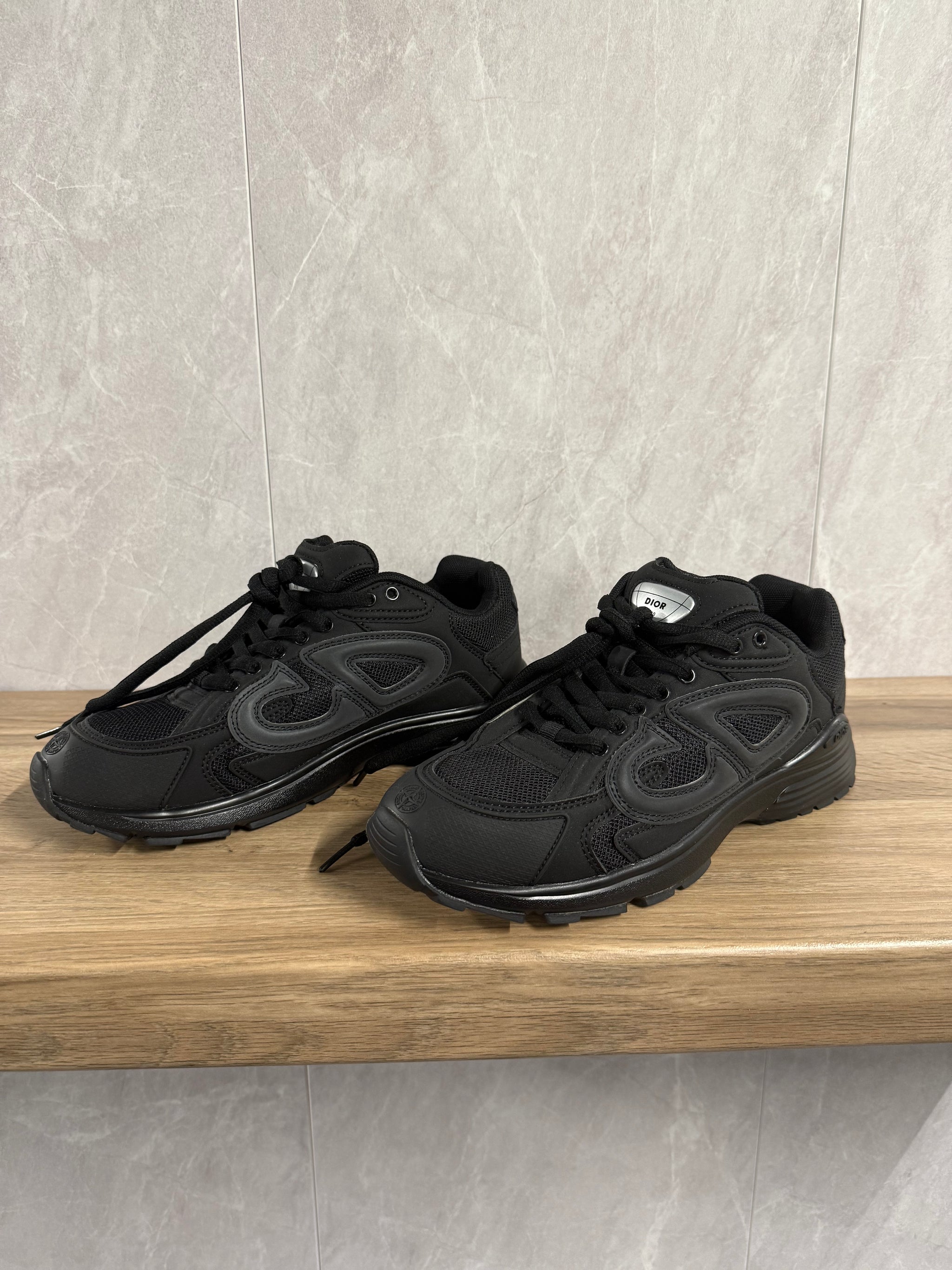 Dior B30 Zwart (grijs logo)