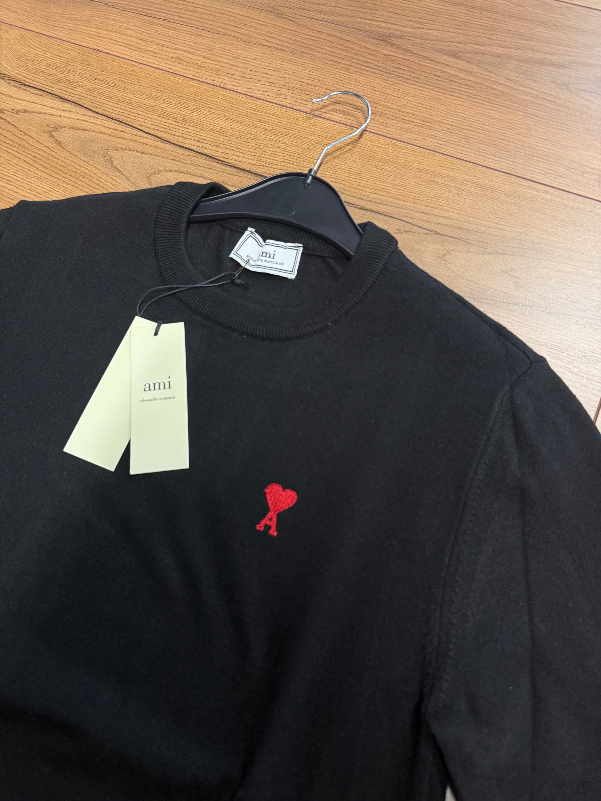 AMI SWEATER WOL GEBREID ZWART (fijngebreid)