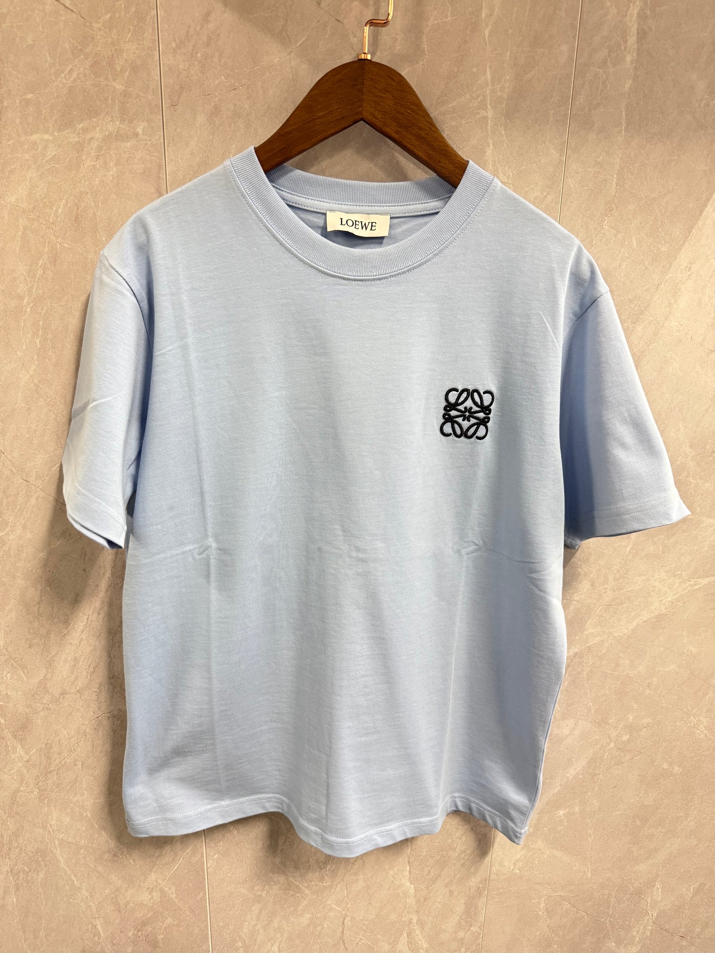 T-Shirt Loewe Baby Blauw (logo klein)