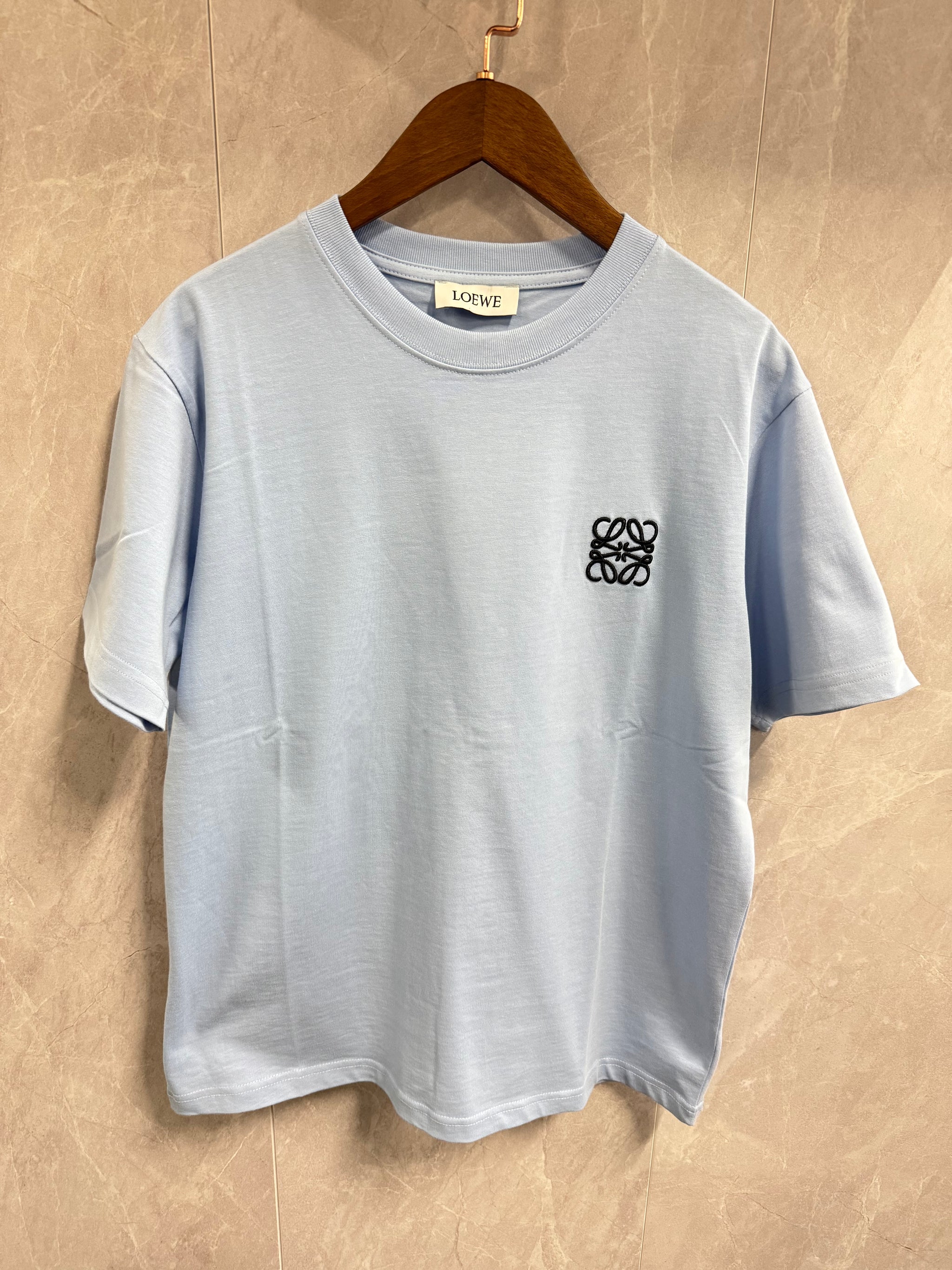 T-Shirt Loewe Baby Blauw (logo klein)