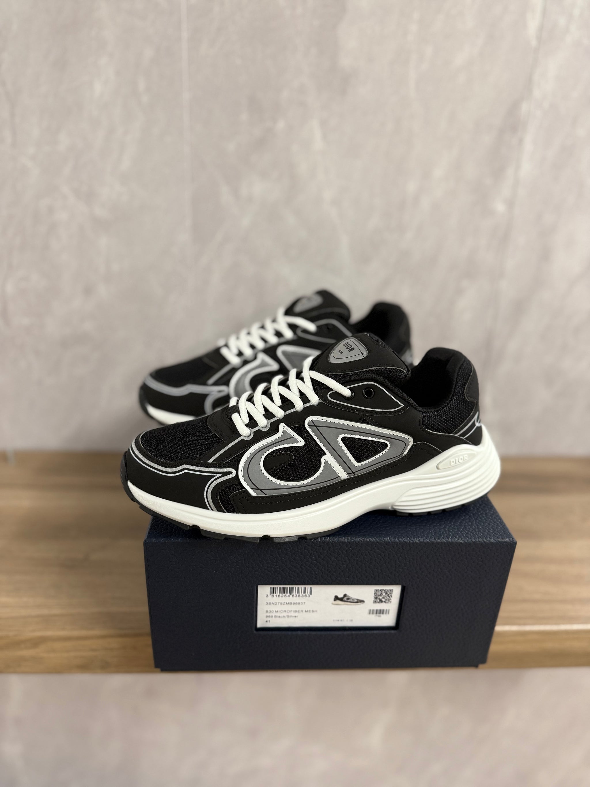Dior B30 Zwart Wit