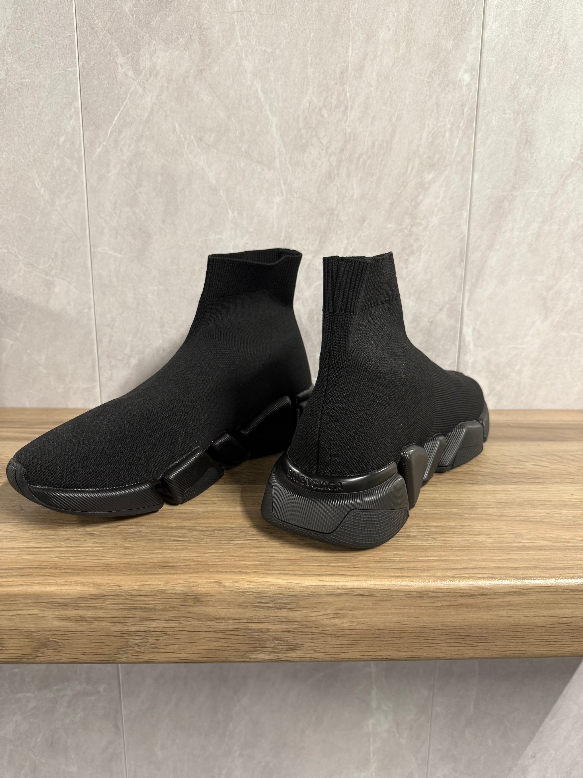Balenciaga Speedrunner 2.0 Zwart (zwarte zool)