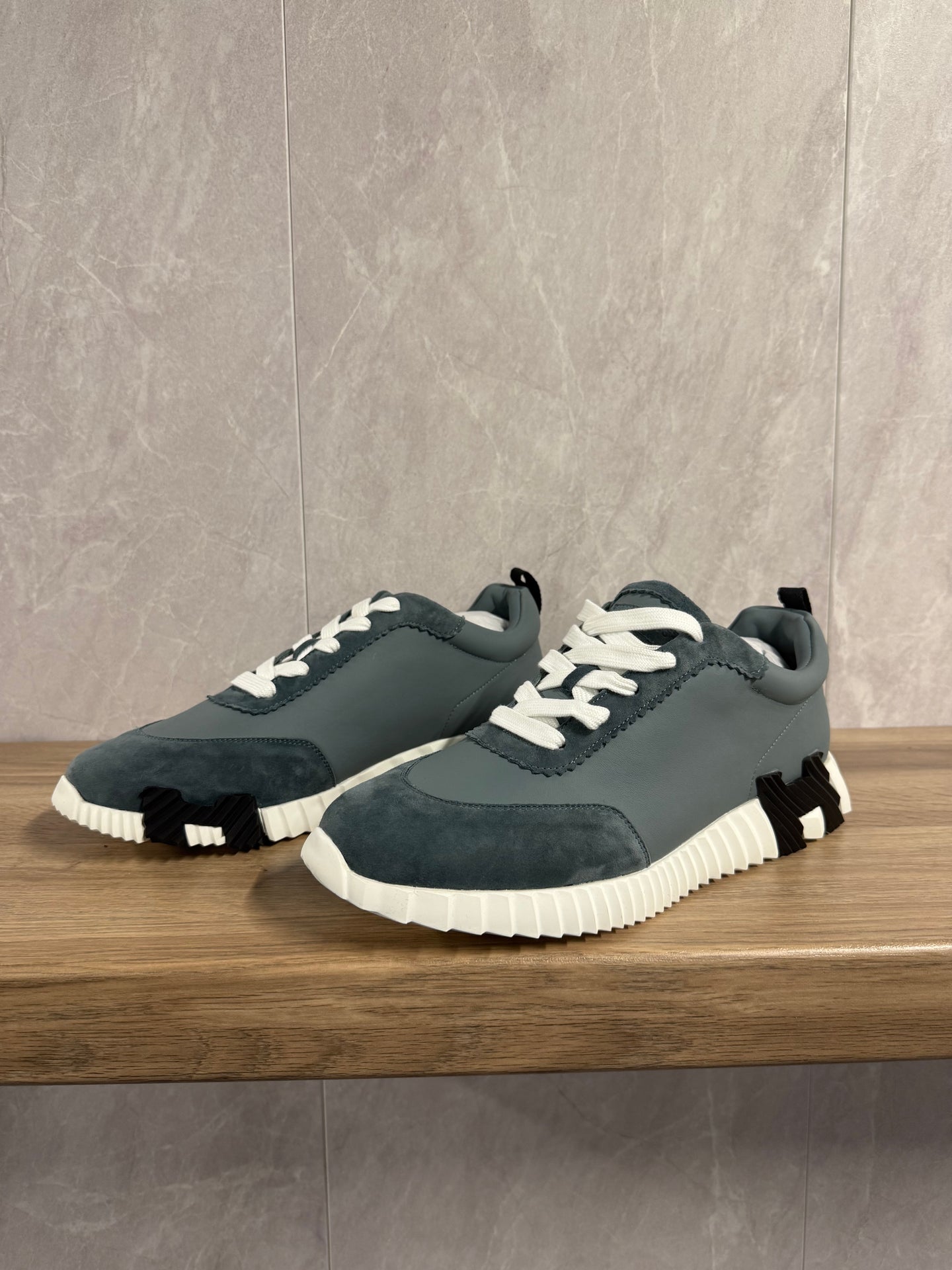 Hermes Bouncing Sneakers Grijs