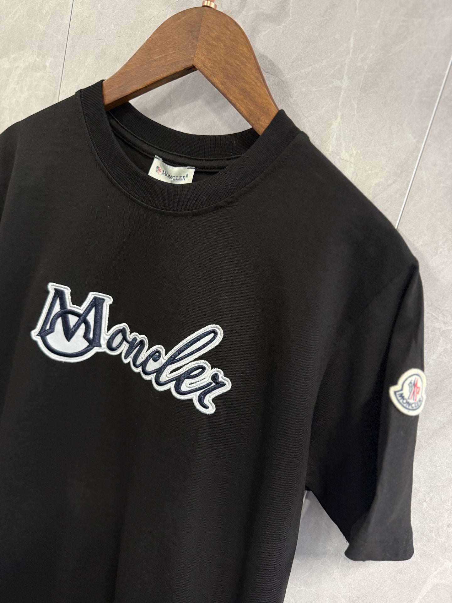 T-Shirt Moncler Zwart (Gestikt borst)
