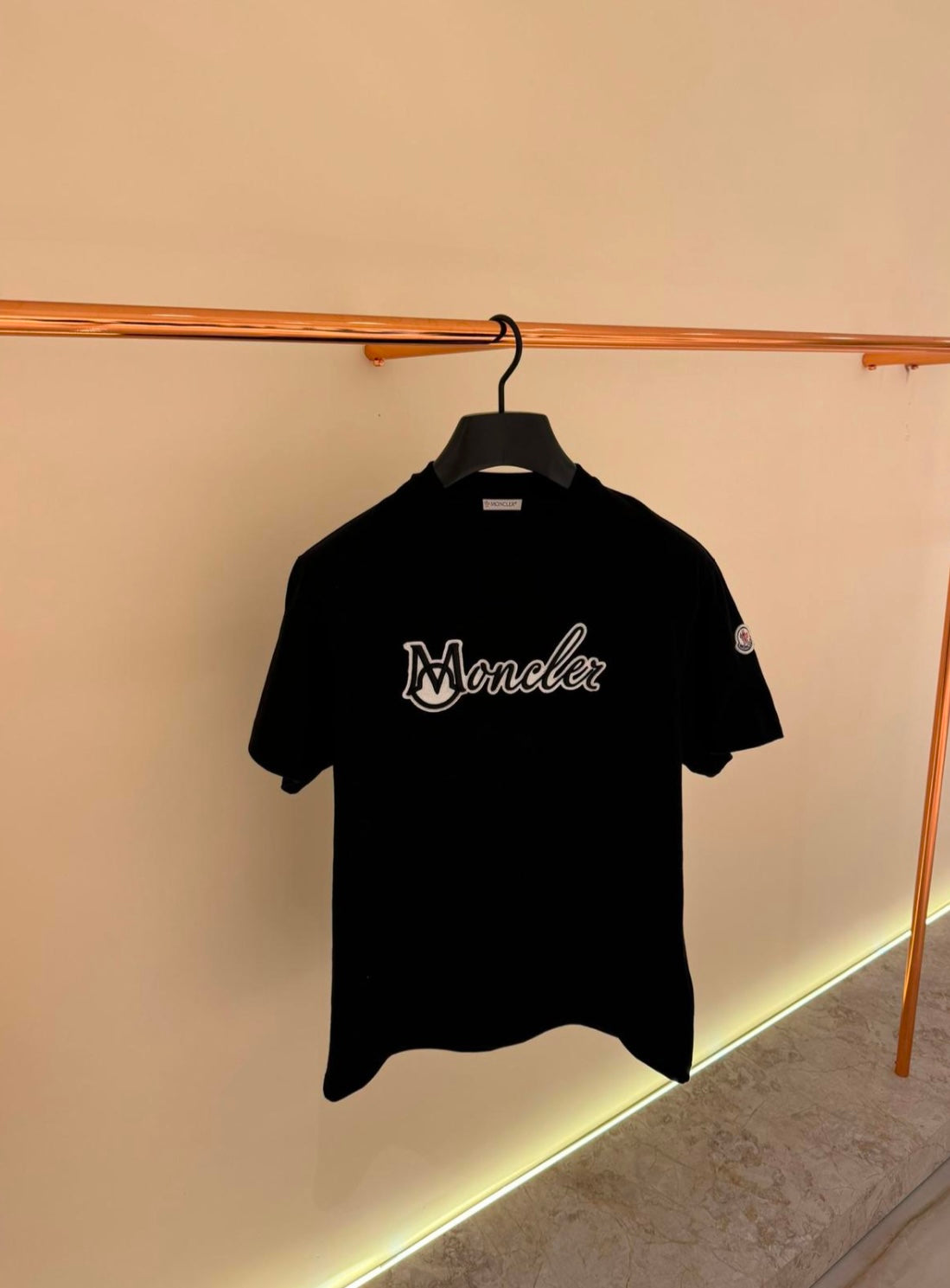 Moncler T-Shirt Zwart (Gestikt borst)