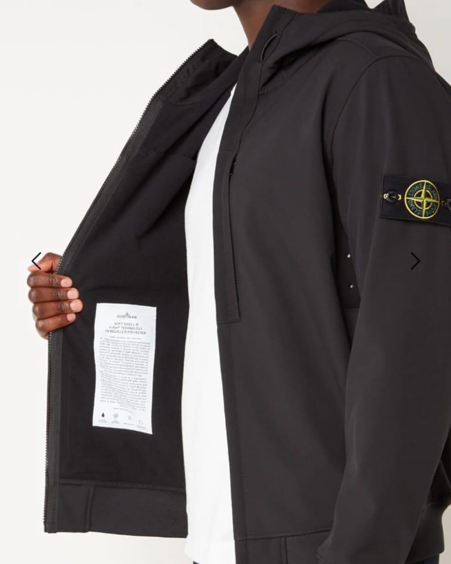 SOFTSHELL JACKET STONE ISLAND ZWART (CAP)
