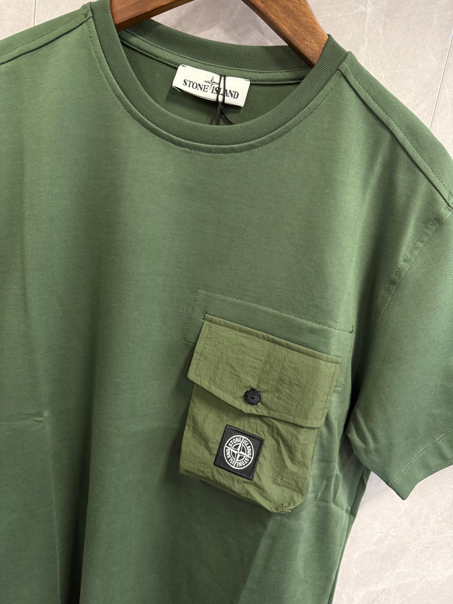 T-Shirt Stone Island Groen (borst re-nylon)