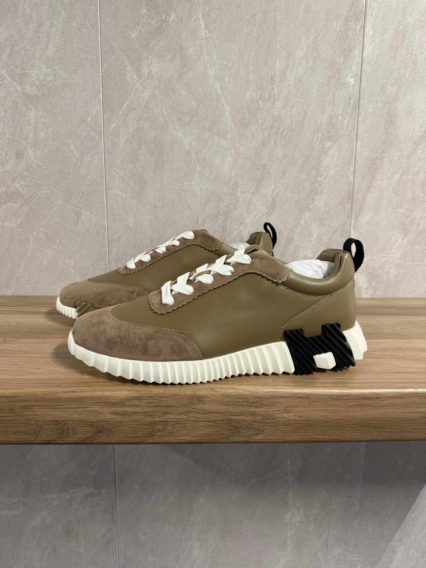 Hermes Bouncing Sneakers Bruin