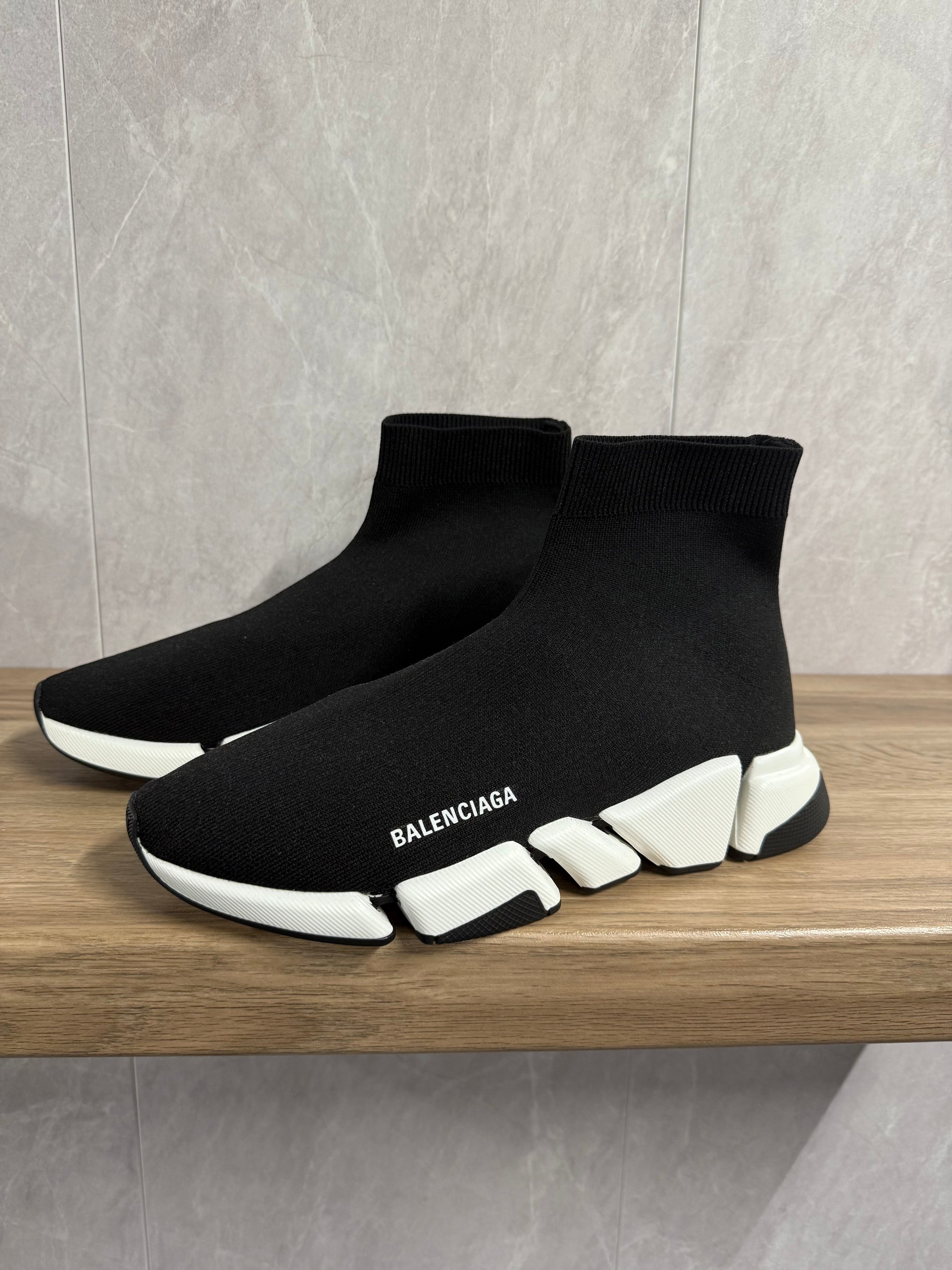Balenciaga Speedrunner 2.0 Zwart (witte zool)