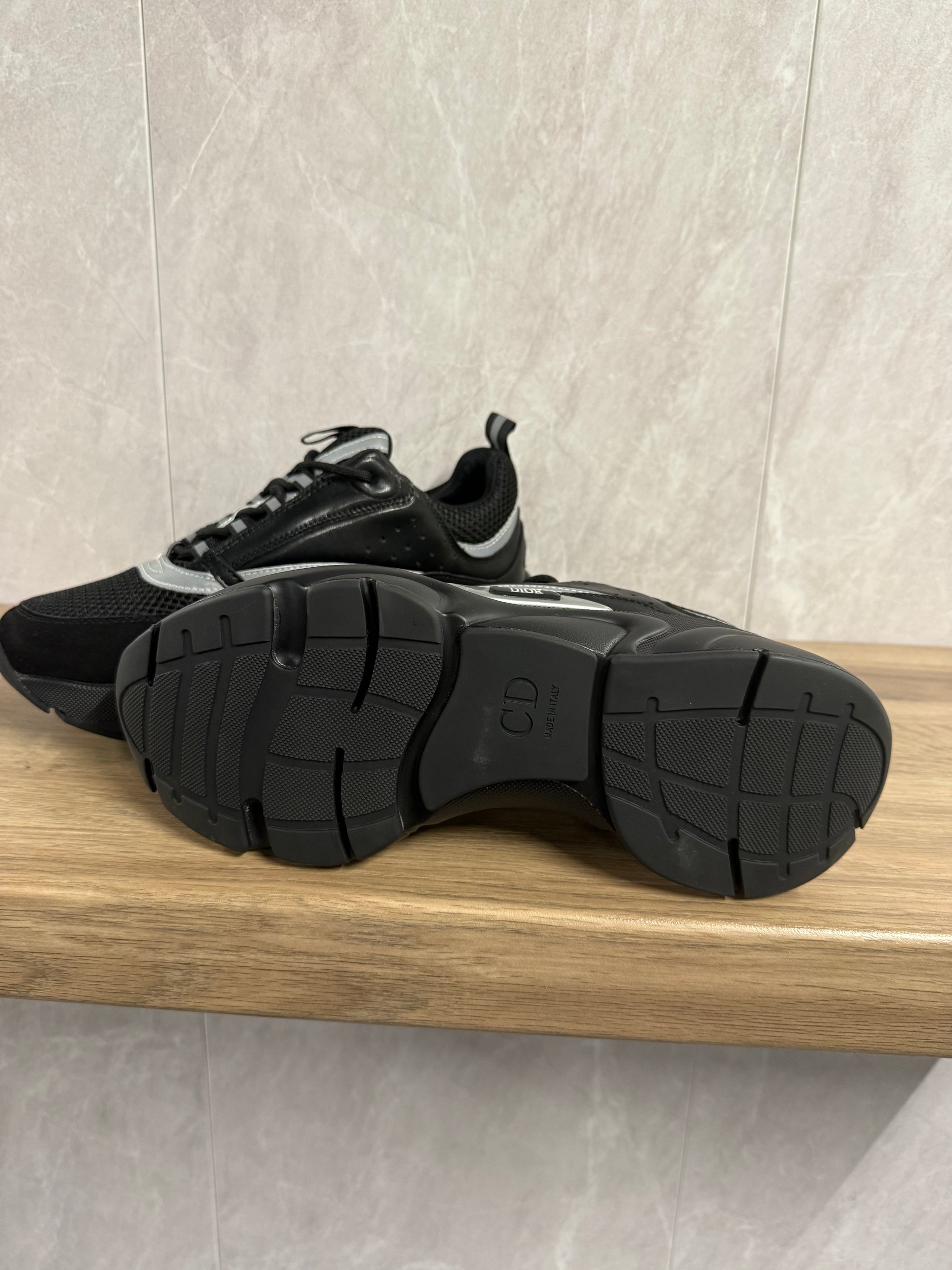 Dior B22 Zwart