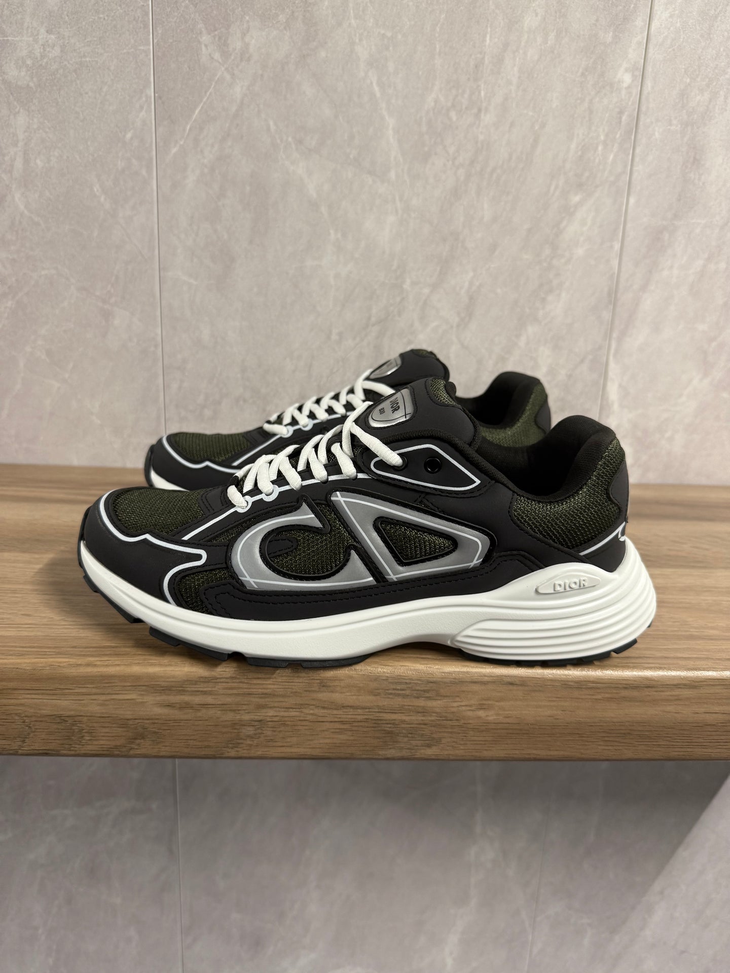 Dior B30 Zwart Groen