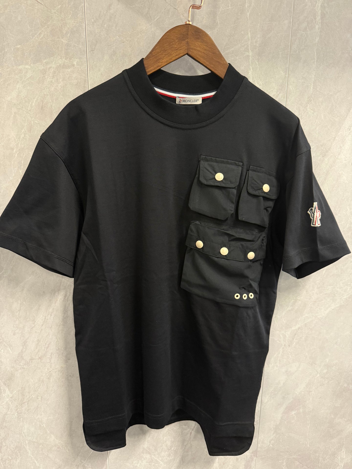 T-Shirt Moncler Zwart (borst zak)