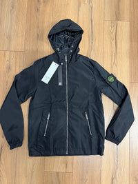 STONE ISLAND REGENJAS ZWART