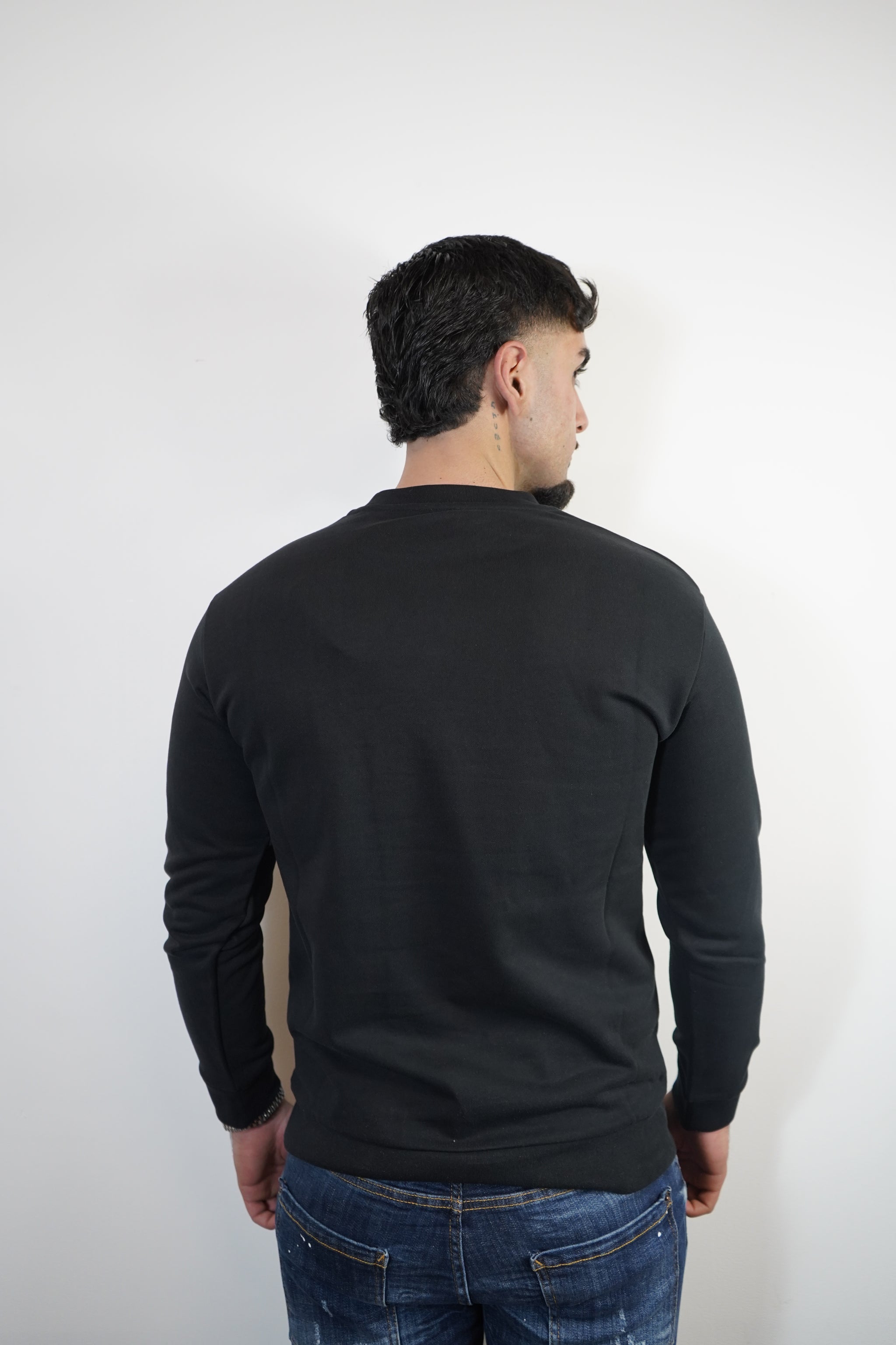 MONCLER SWEATER ZWART GESTIKT