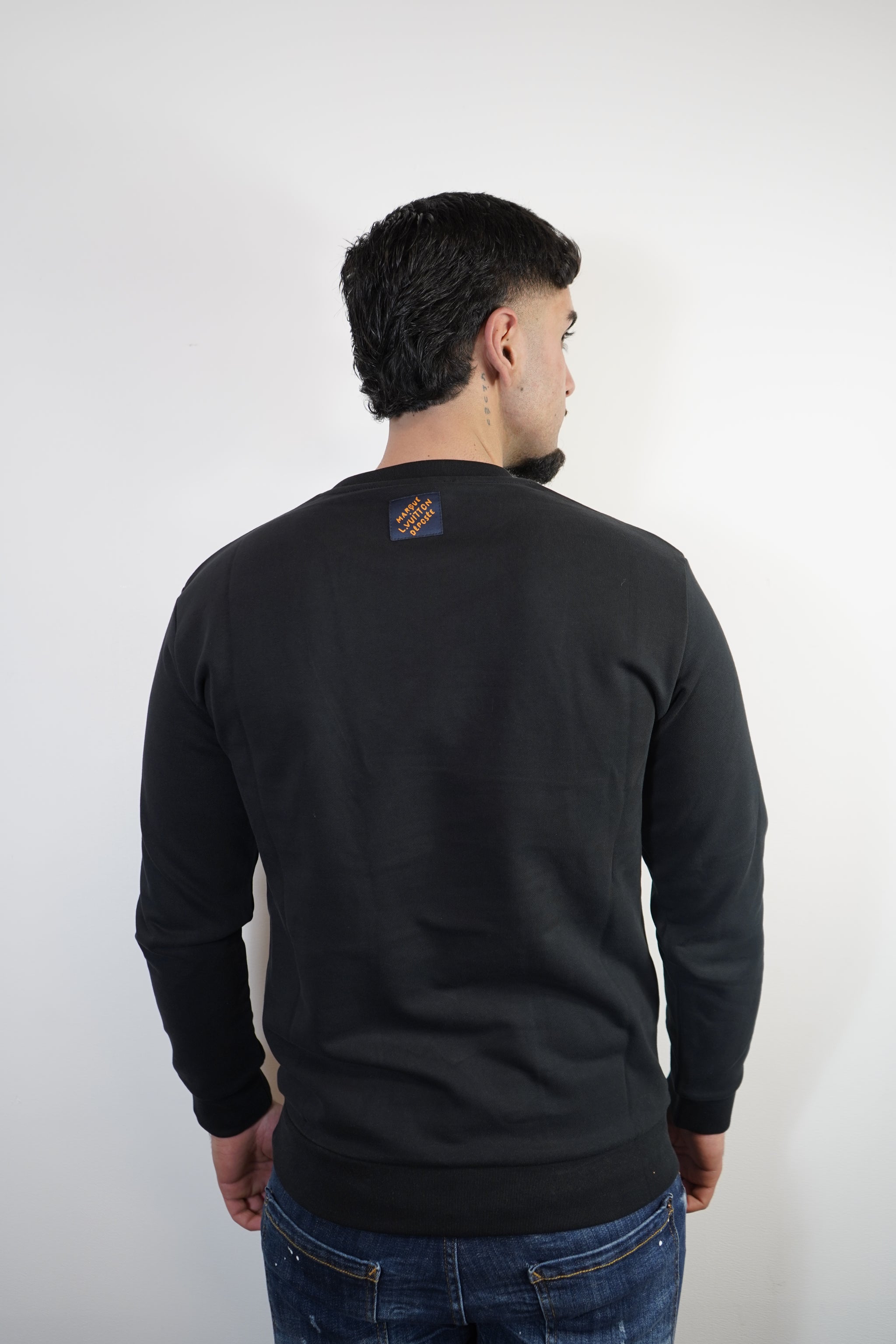 LV SWEATER ZWART (gestikt)