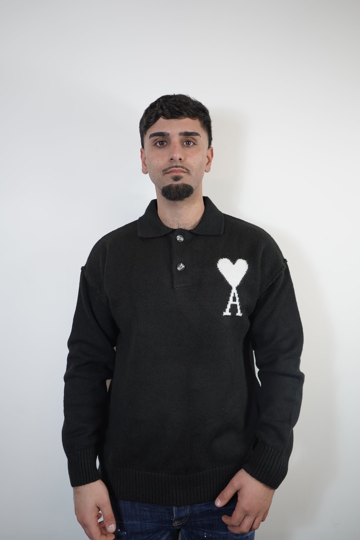 SWEATER AMI PARIS ZWART (KNOOP)